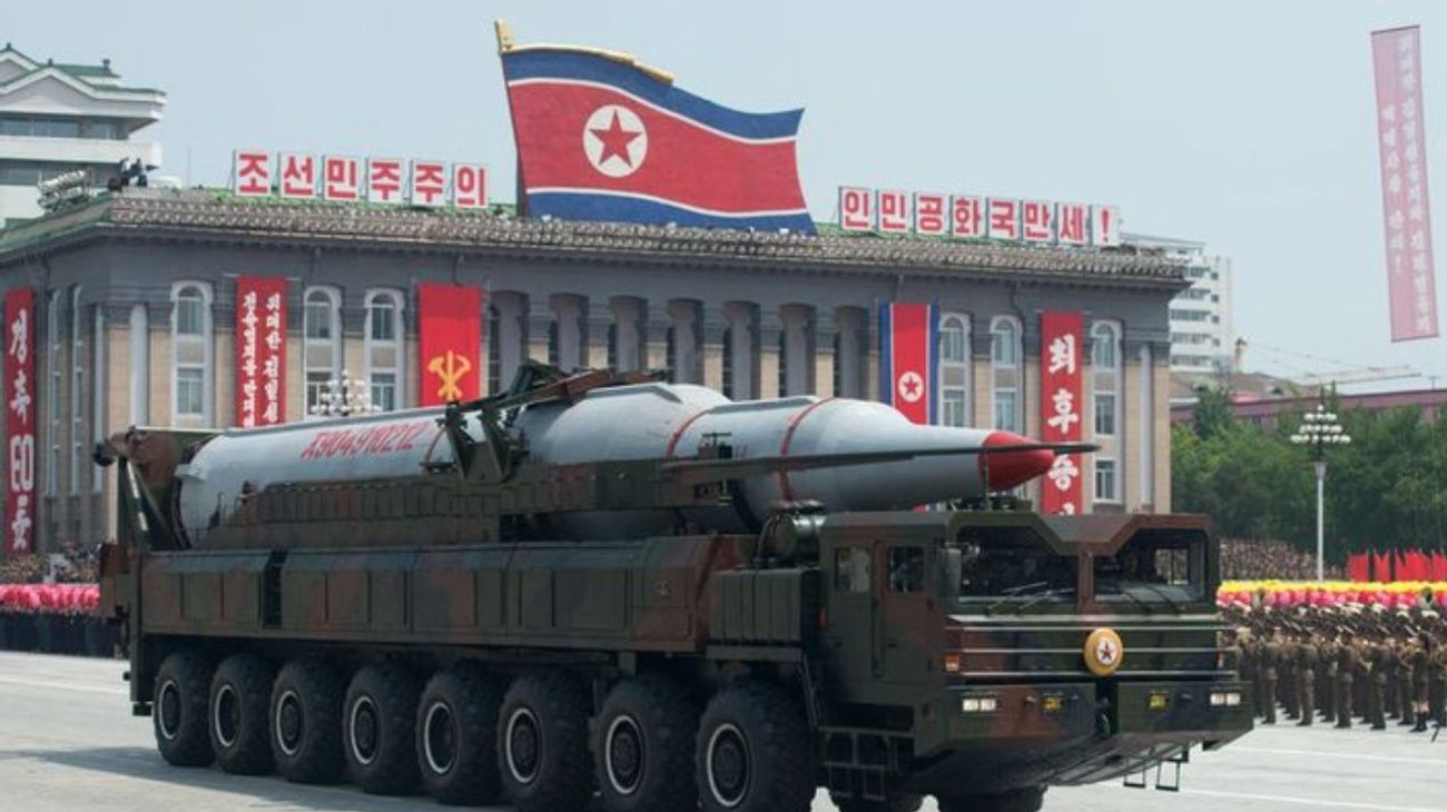 Corea del Norte lanza dos misiles hacia el mar de Japón