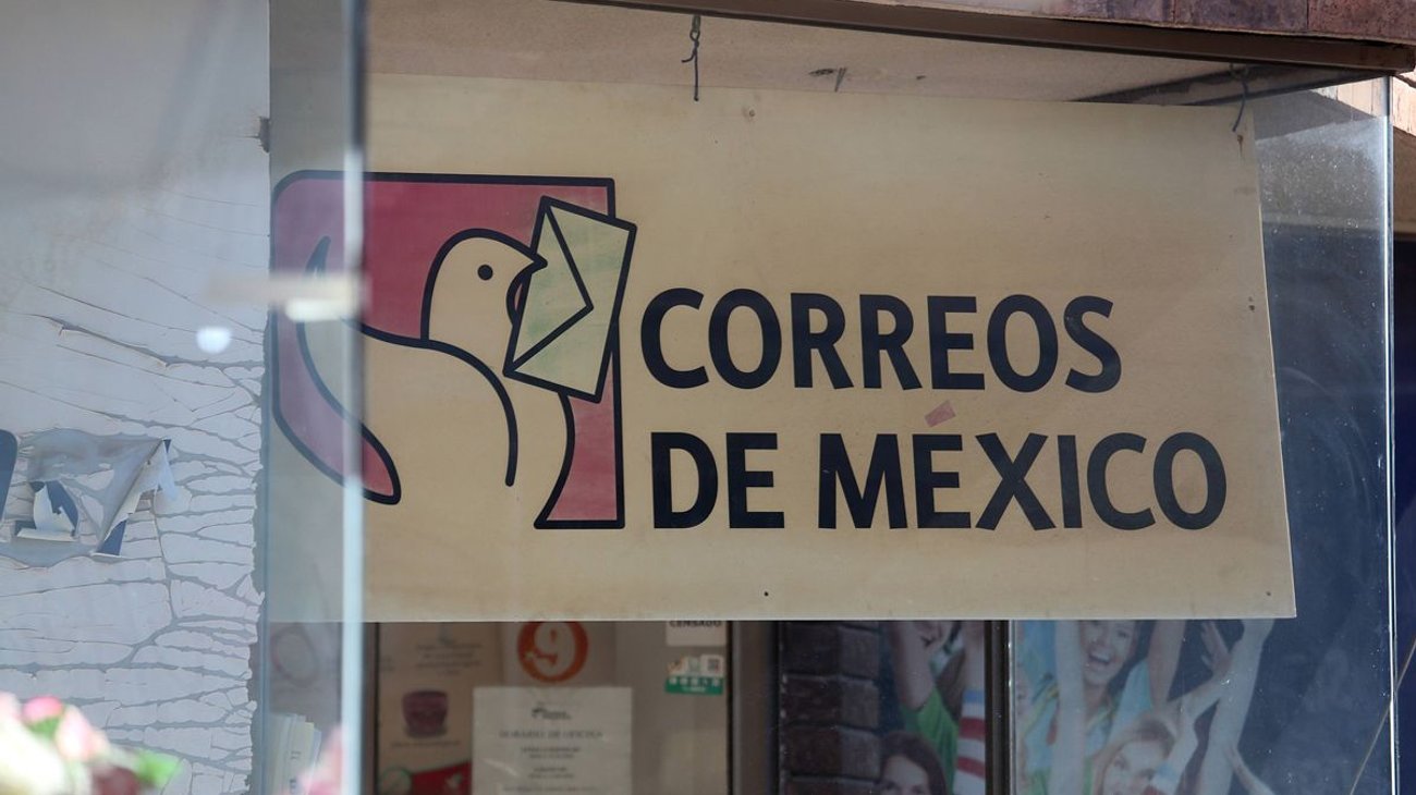 correos_de_mexico_rolando_riestra_607957449c