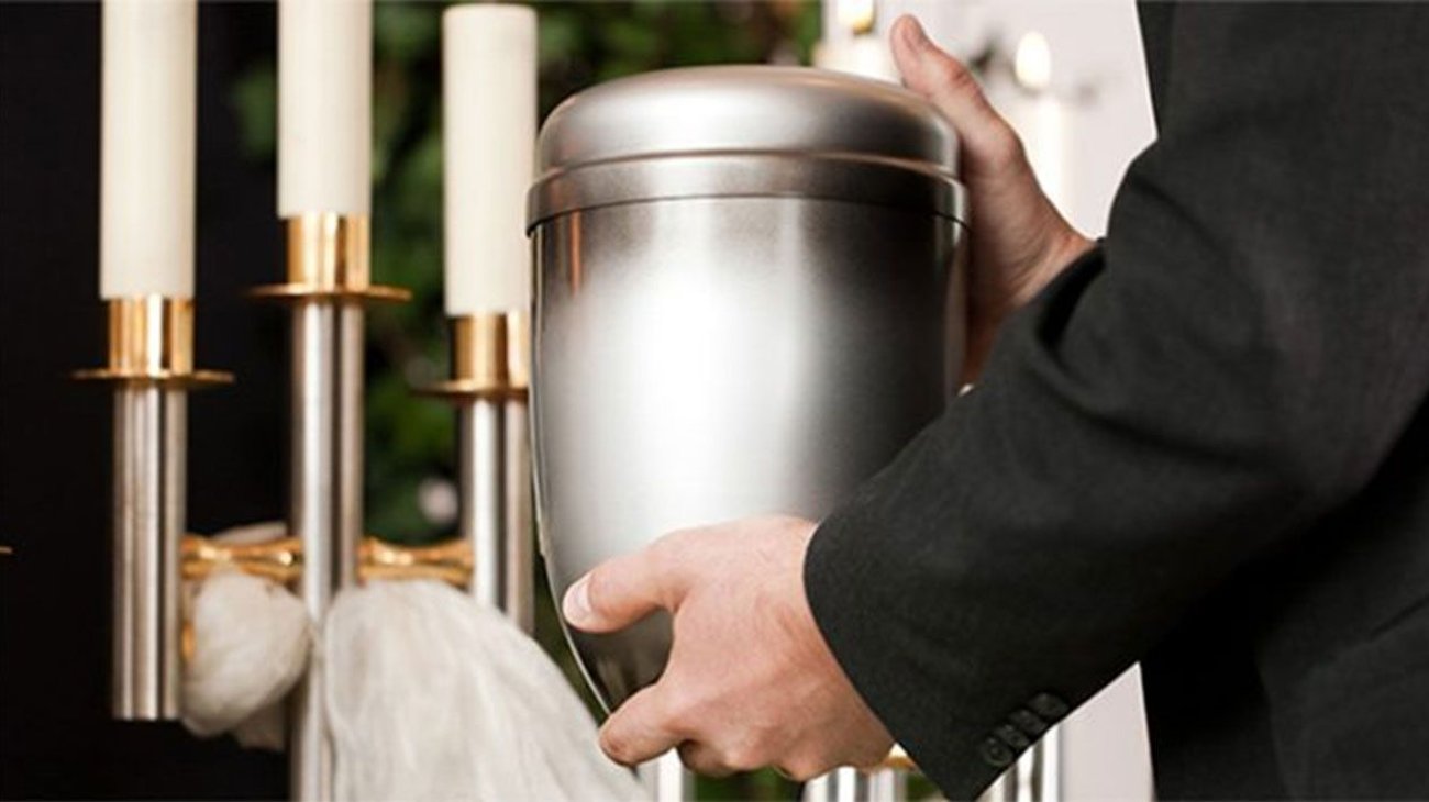 ¡Insólita confusión! Hospital crema el cuerpo equivocado