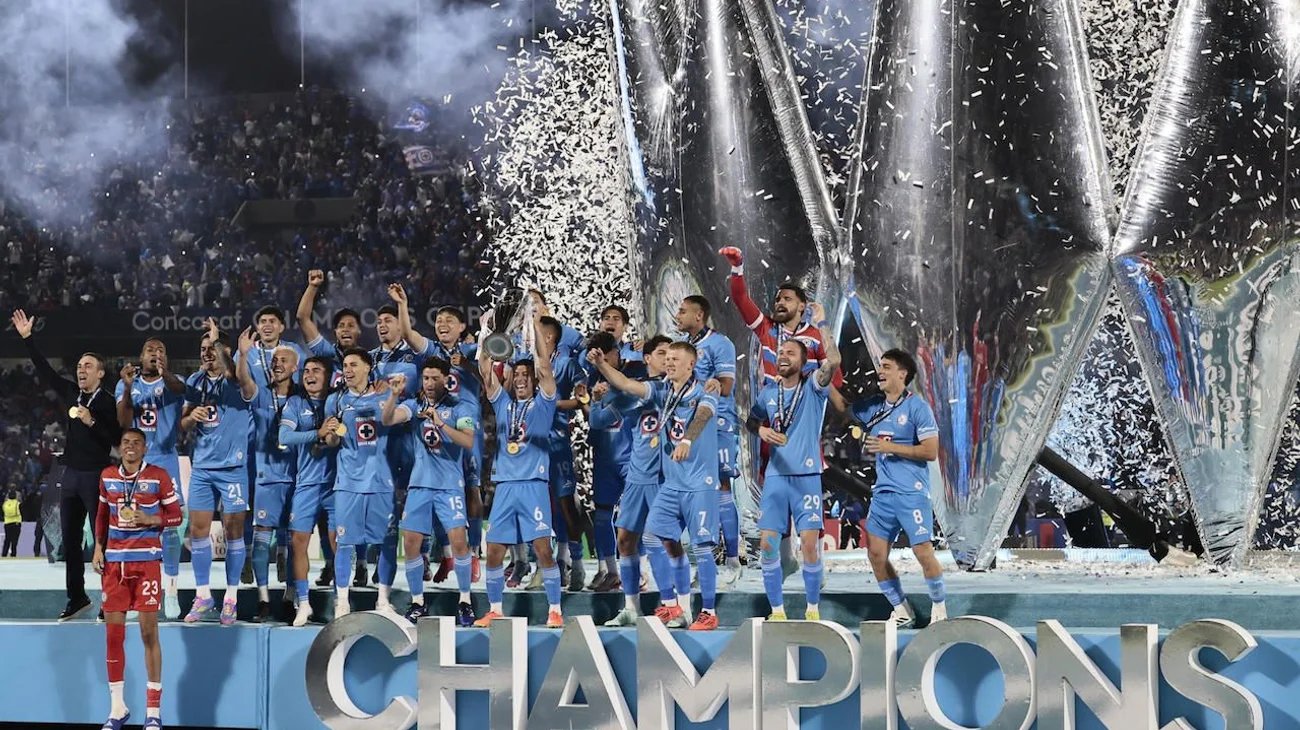 Cruz Azul golea a Vancouver y alza su séptima 'Conca'