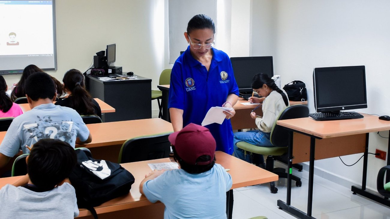 UANL ofrece curso de verano para aprender inglés