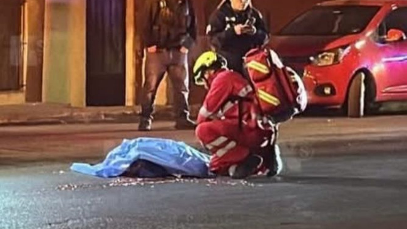 Muere peatón tras ser arrollado por camión repartidor