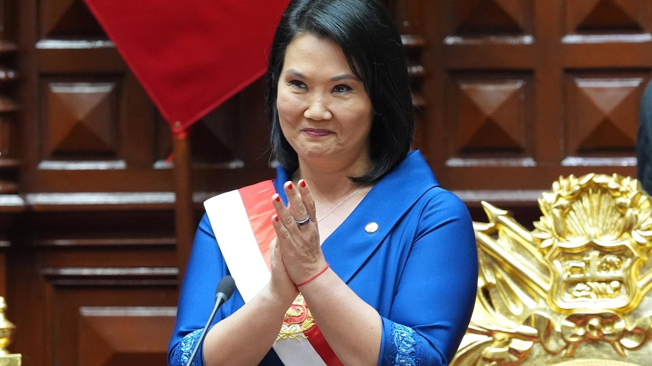 Keiko Fujimori jura como presidenta de Perú hasta el 2031