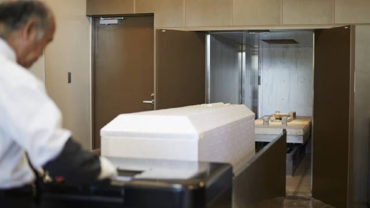 Dan por muerta a mujer y la hallan con vida en crematorio