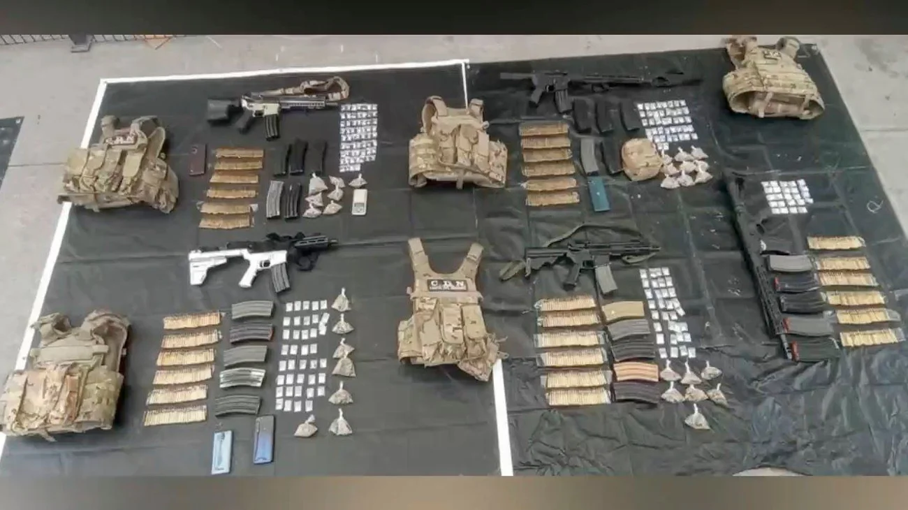 Detienen a nueve con armamento y drogas en El Carmen