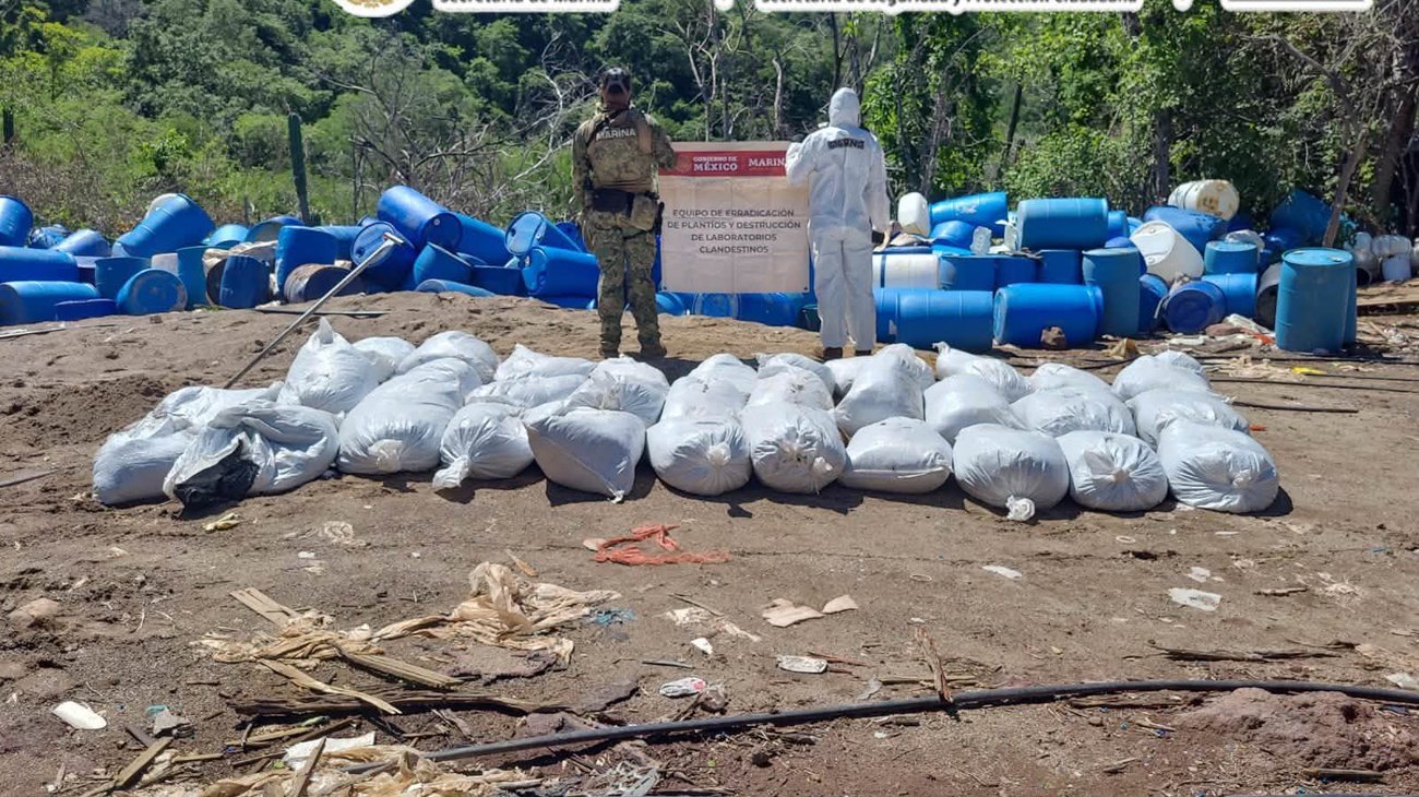 Aseguran en Sinaloa más de 16 toneladas de presunta metanfetamina