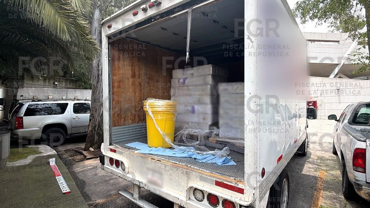 Investiga FGR 12 cajas con mercurio tras derrame en paquetería