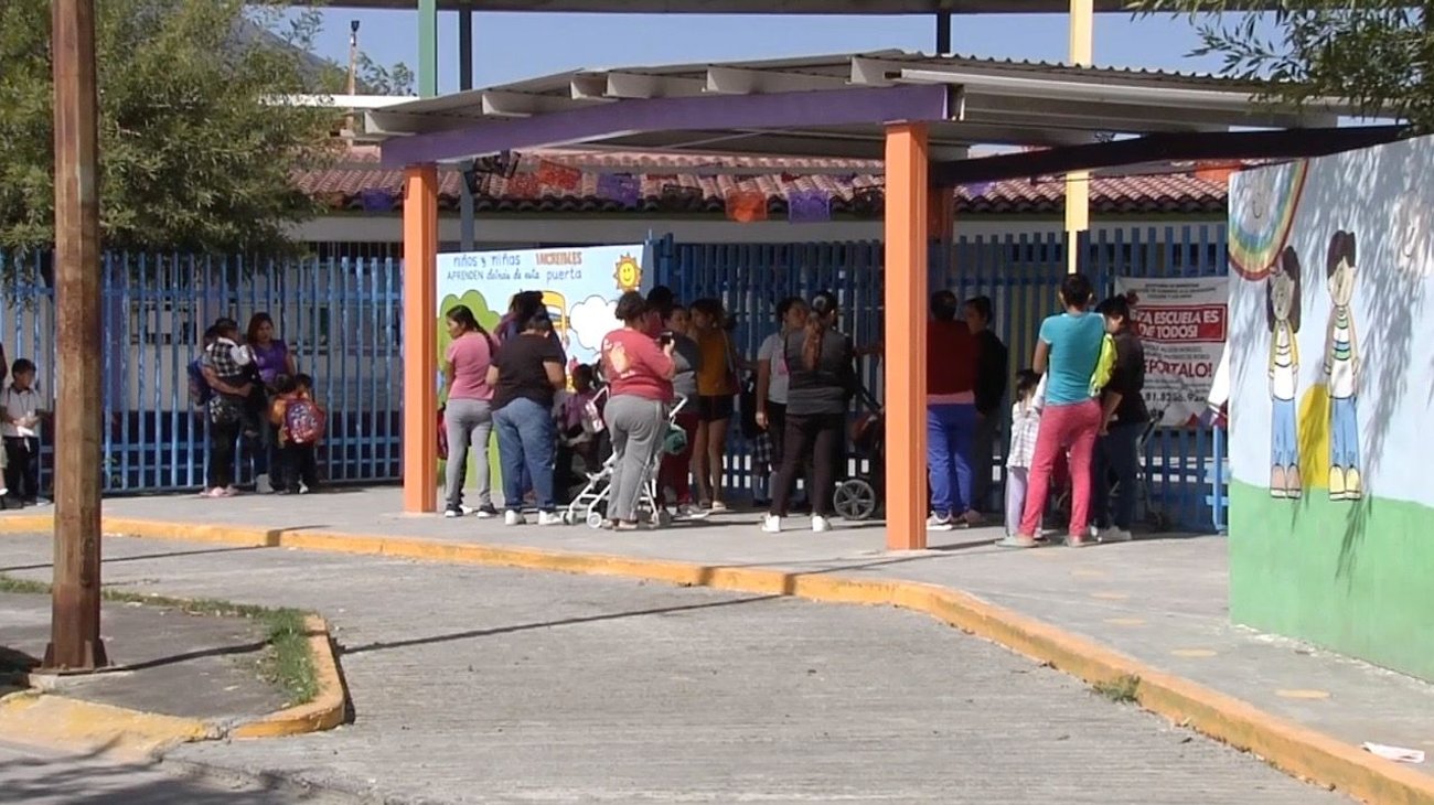 Deja Educación en manos de padres denuncia contra albañil