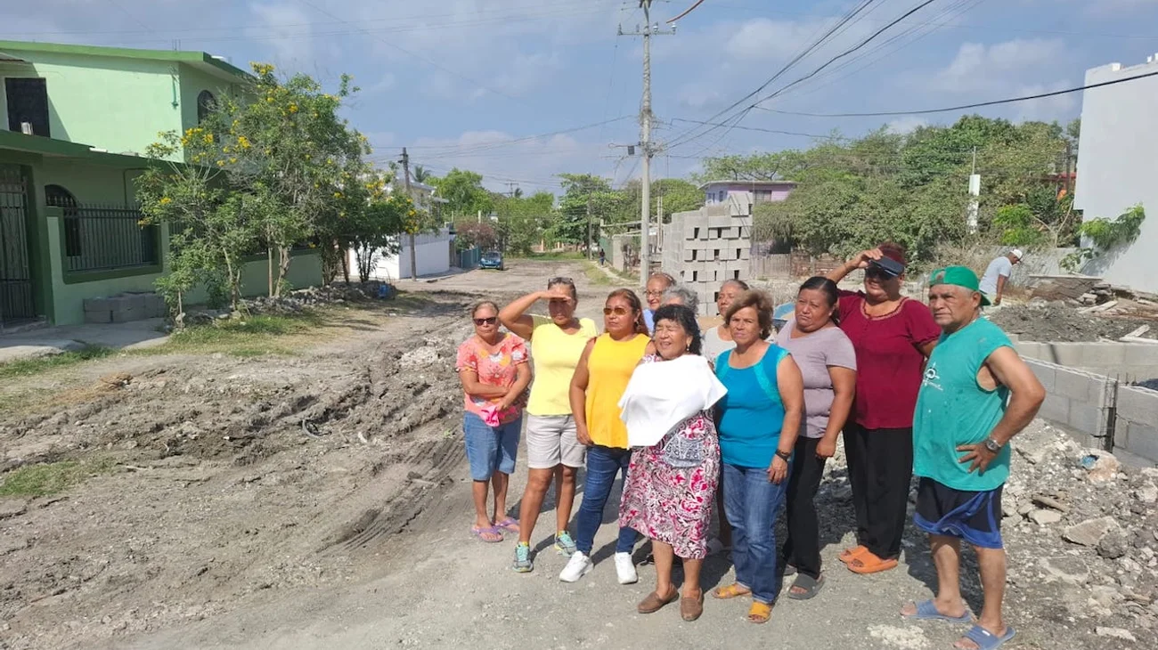 Denuncian desinterés ante escurrimientos de aguas negras
