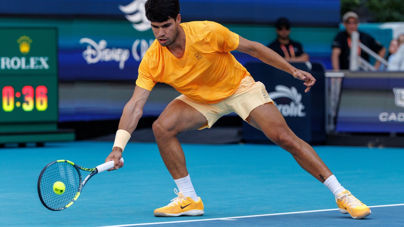 Alcaraz tropieza en Miami y queda fuera del torneo