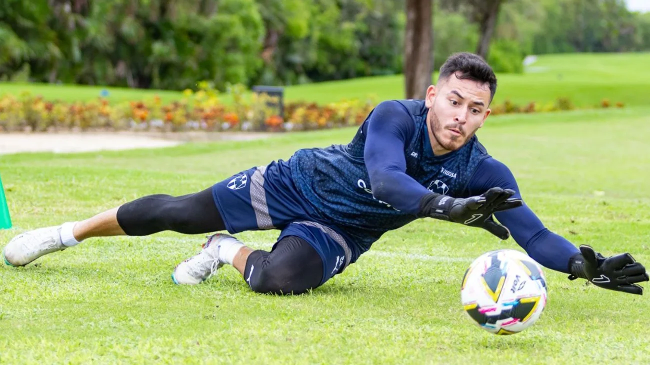Rayados renueva al portero César Ramos hasta 2028