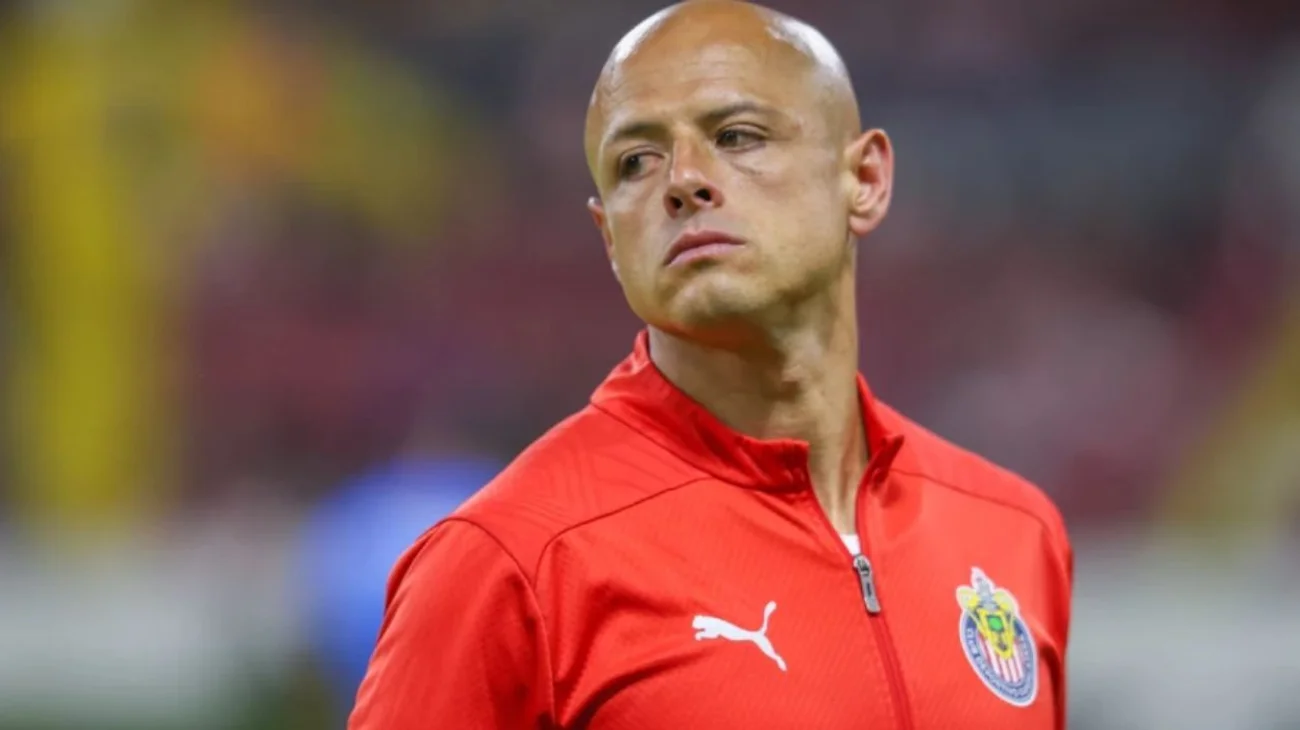 Chivas y Puma condenan a 'Chicharito' por comentarios machistas