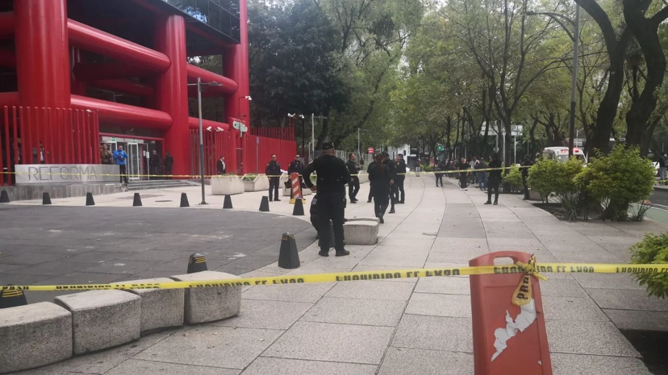 Desalojan edificio de CFE en CDMX por falsa amenaza de bomba