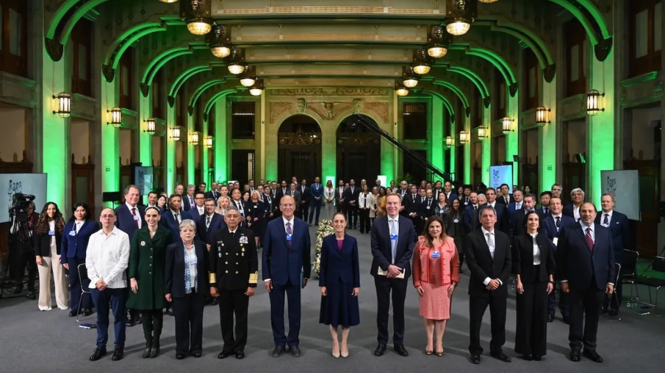 Sheinbaum presenta el Plan México a empresarios del Foro Mundial