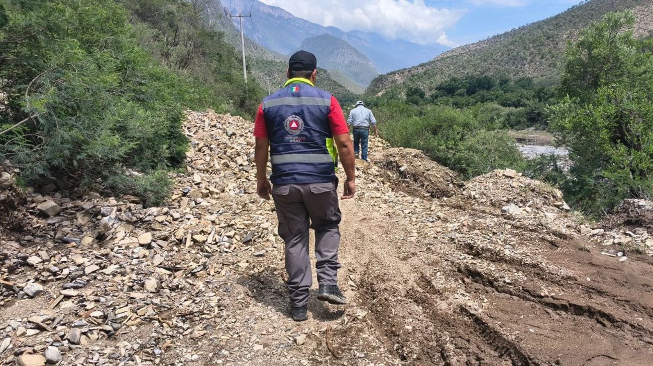 Restablecen acceso y servicio eléctrico tras tormenta en Arteaga
