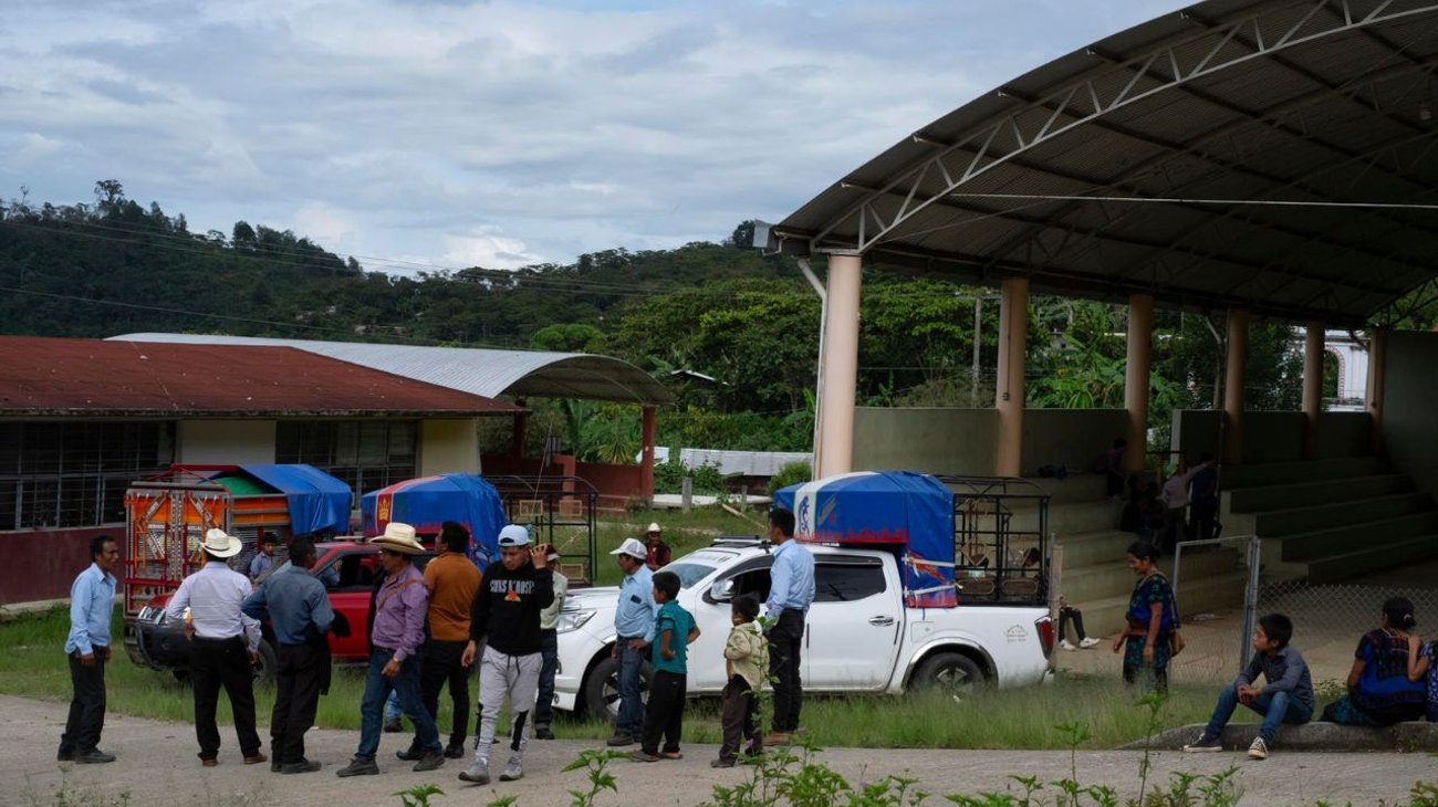 Desplazados por violencia regresan a Chenalhó, Chiapas