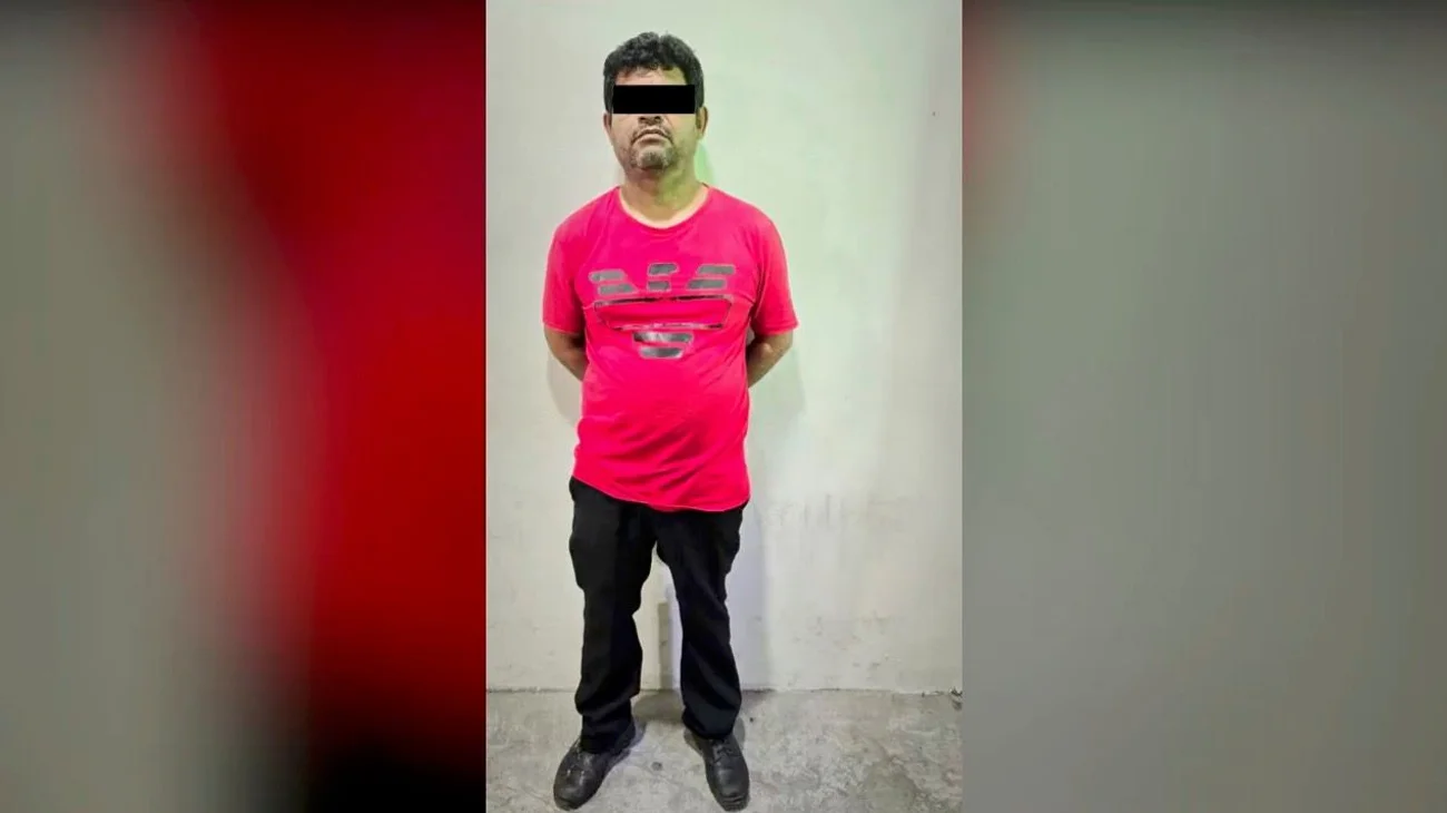 Corre a pareja de su casa y la agrede a golpes