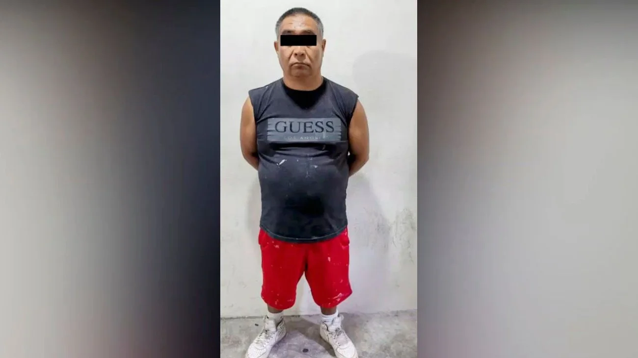 Cae por hacerse tocamientos frente a mujer en el camión