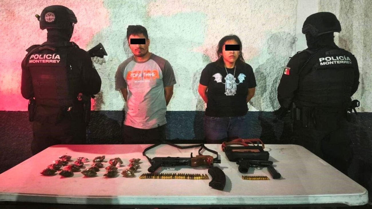 Detienen a pareja con 'cuerno de chivo' y droga en Monterrey