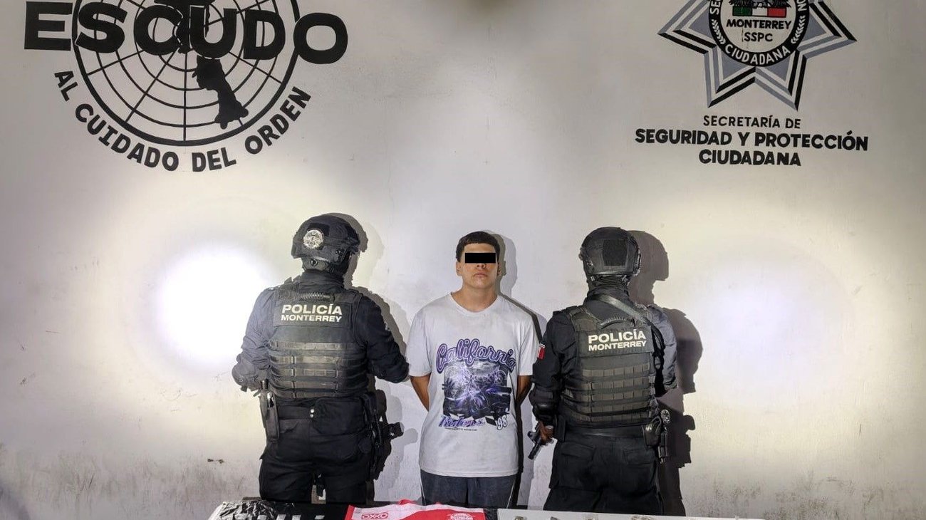 Detienen a joven con 75 dosis de droga en el centro de Monterrey