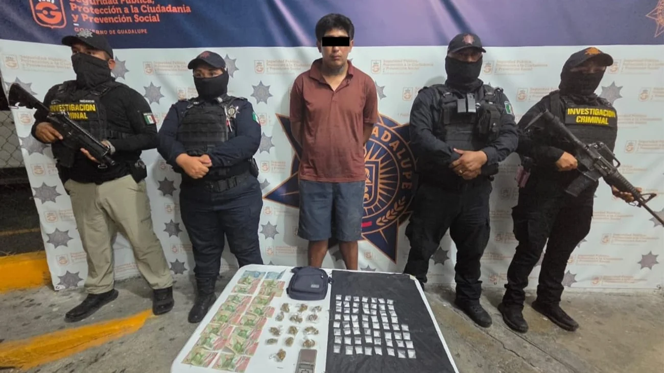 Detienen a hombre con droga; lo investigan por ataque a barbería