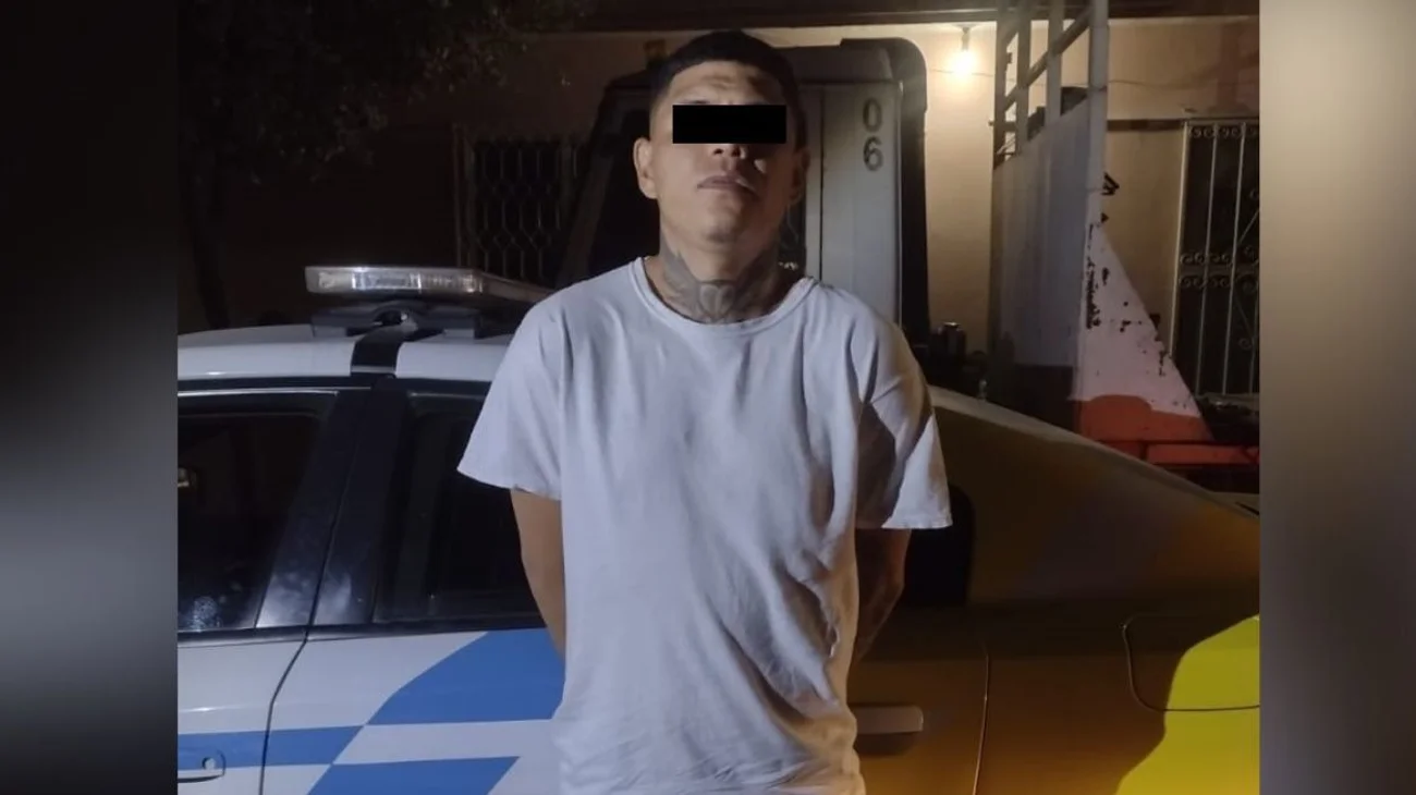 Detienen a hombre por morder y golpear a su pareja