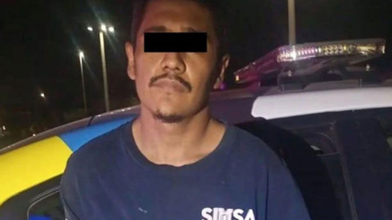 Graba a mujer en baño de tienda departamental en Monterrey