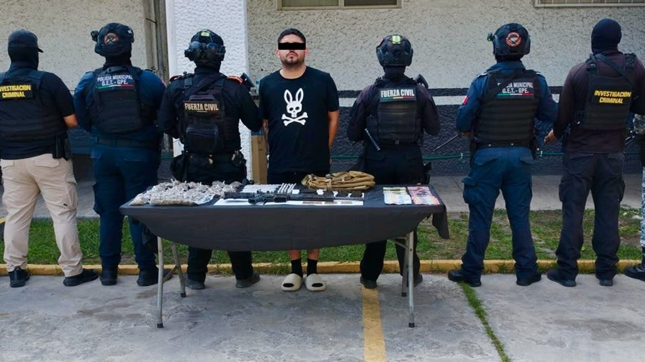 Detienen a presunto criminal con arma larga y drogas en Guadalupe