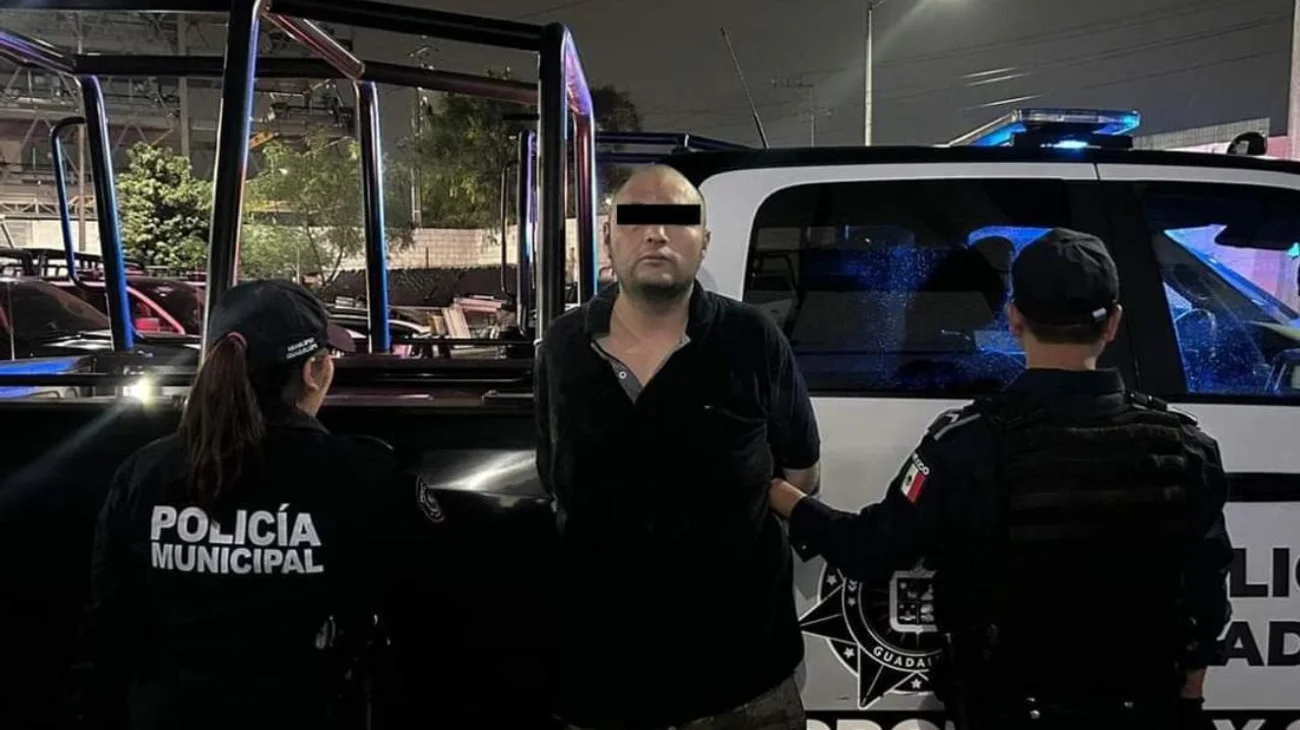 Hombre golpea a policía de Guadalupe con una pistola