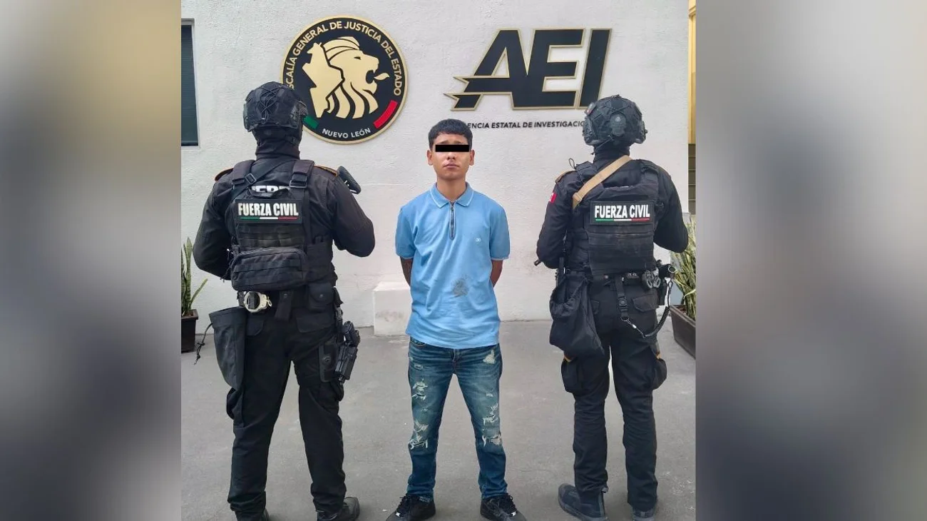 Detienen a joven por presunto robo y posesión de drogas