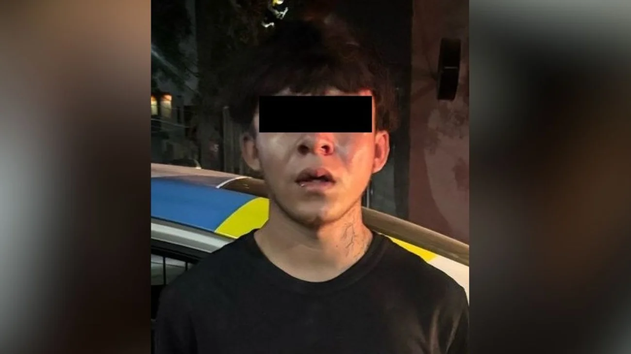 Detienen a joven por robo de laptop en el centro de Monterrey