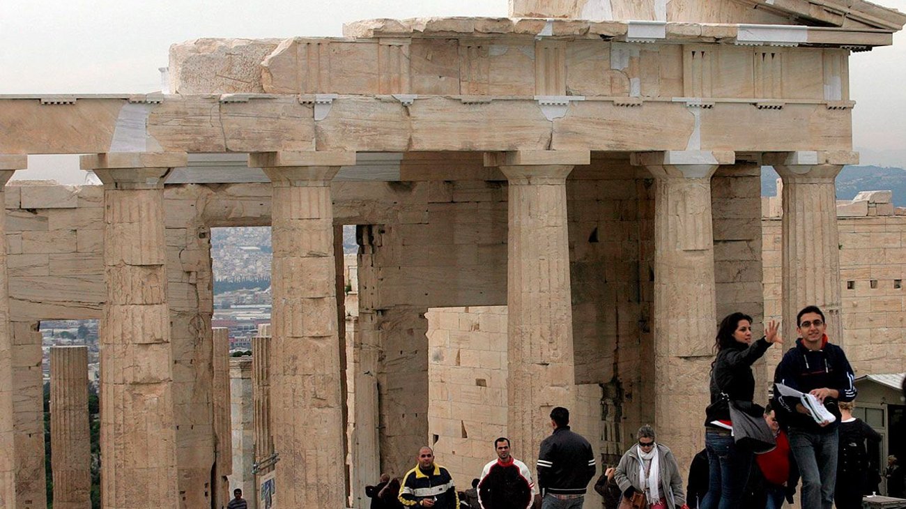 Hombre detenido por robar fragmentos de mármol en Acrópolis