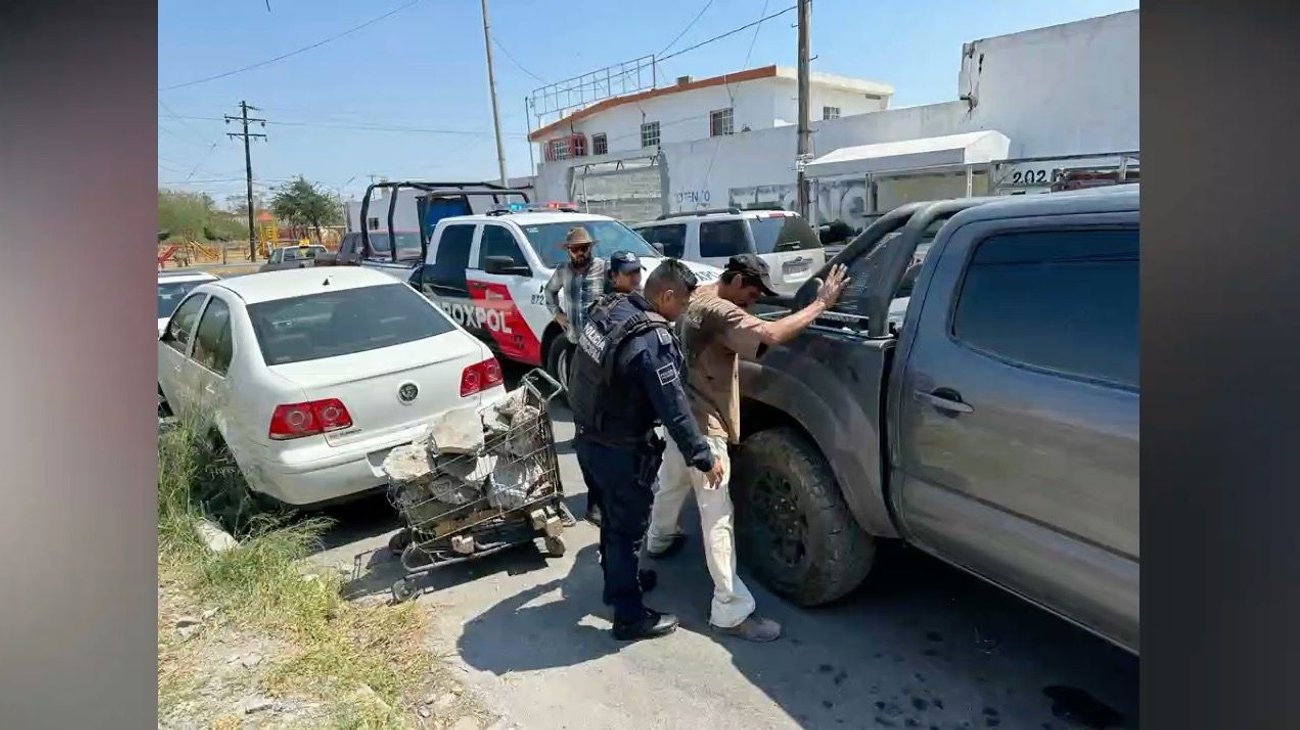 Detienen a albañil por tirar escombro en terreno