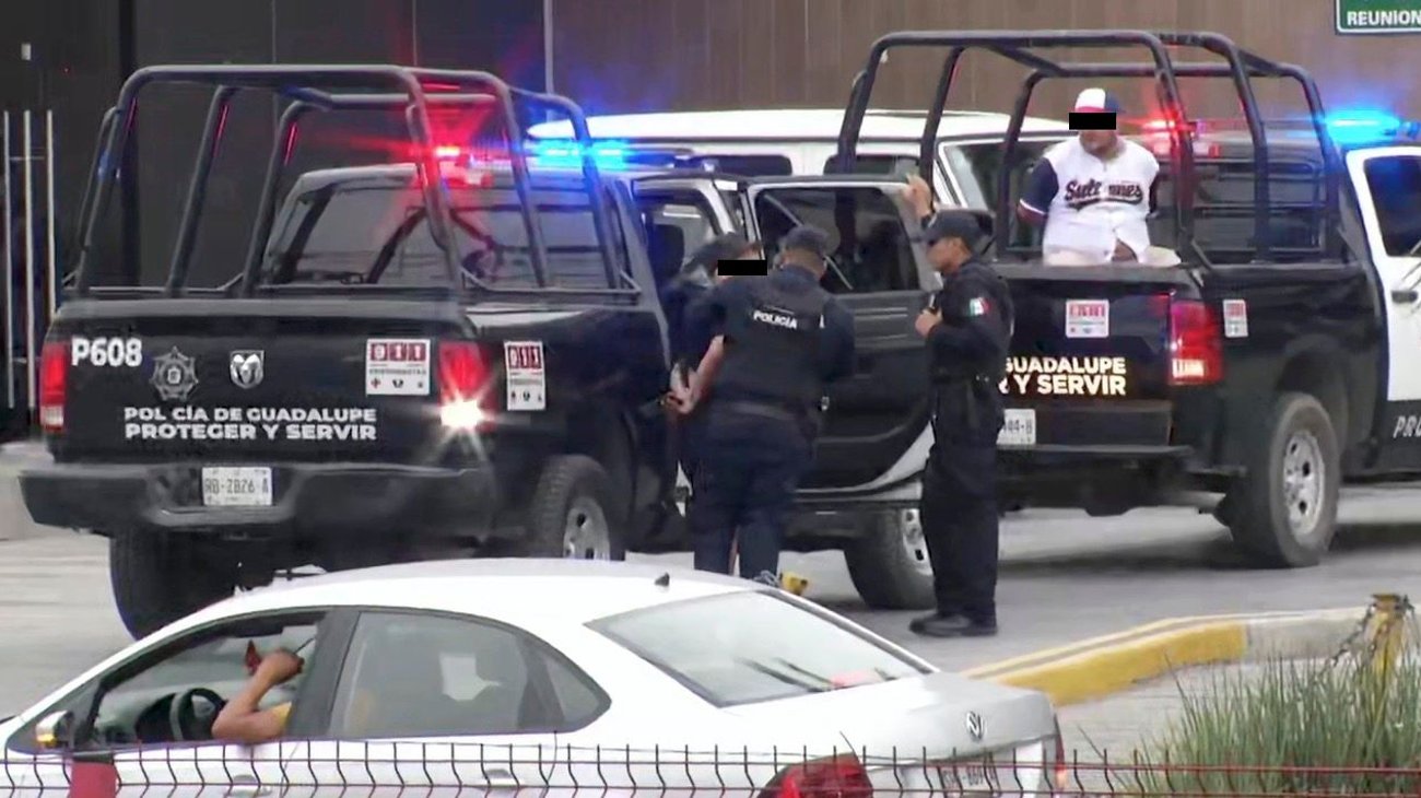 Detienen a tres al negarse a pagar la cuenta en un bar