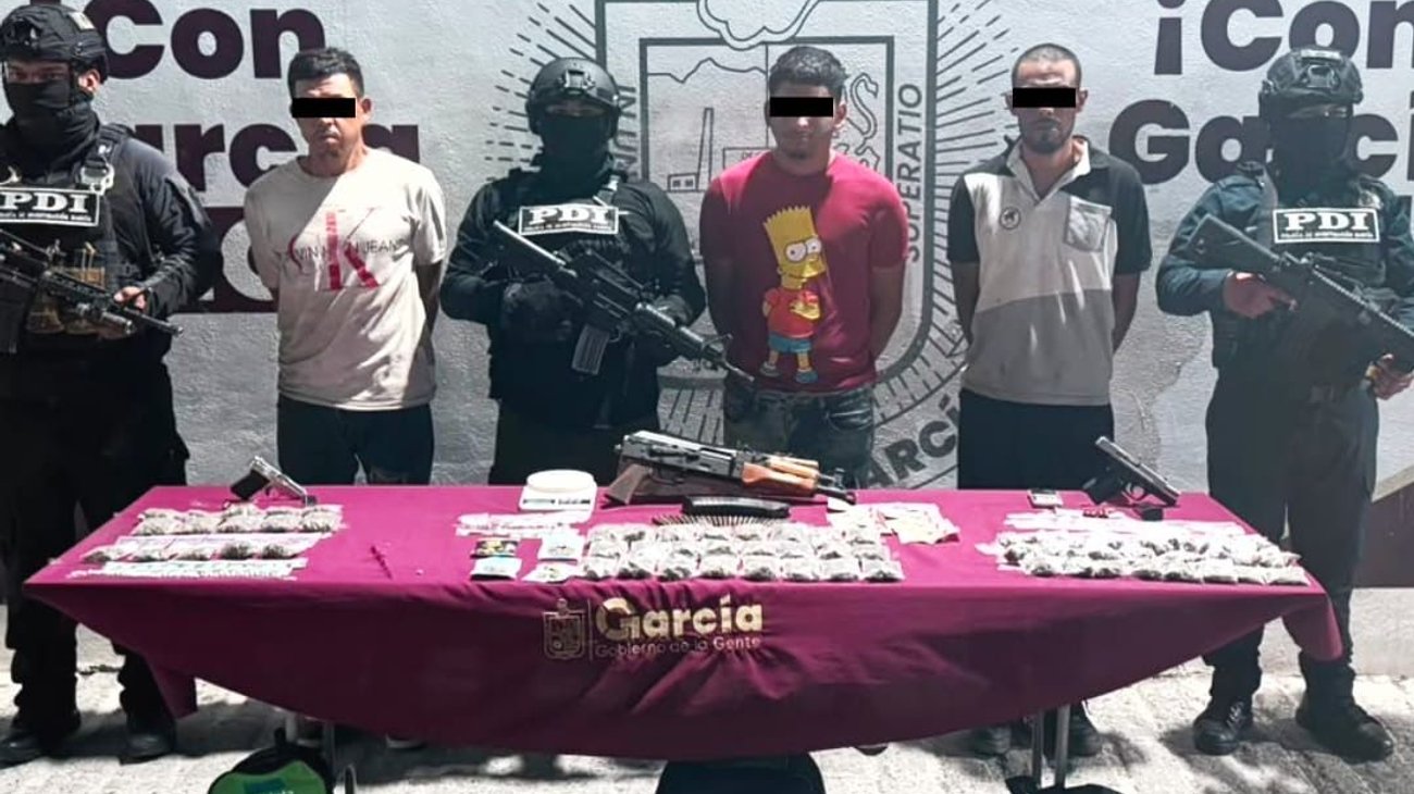 Detienen a tres hombres y aseguran armas y droga en García