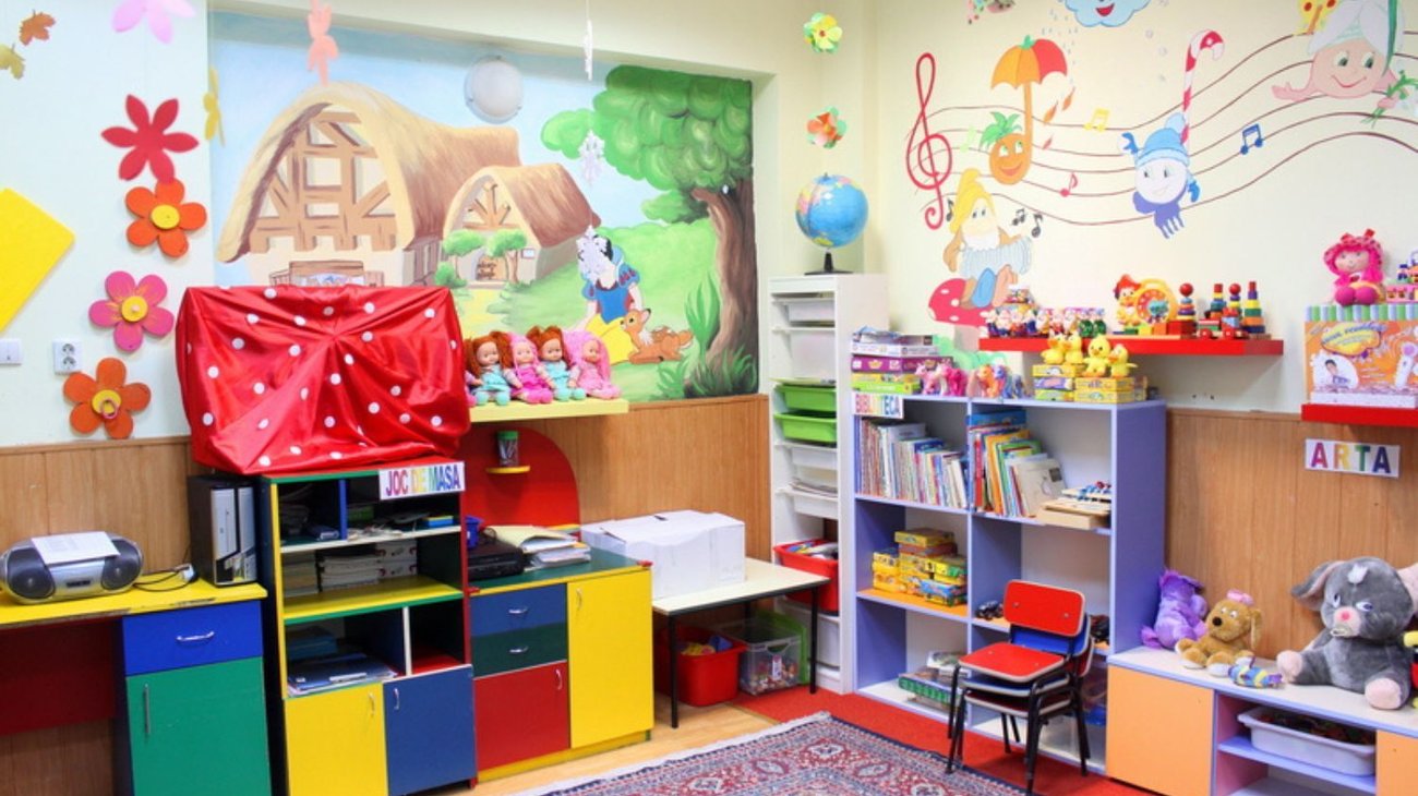 Directora y maestras maltratan a niños en guardería de Milán