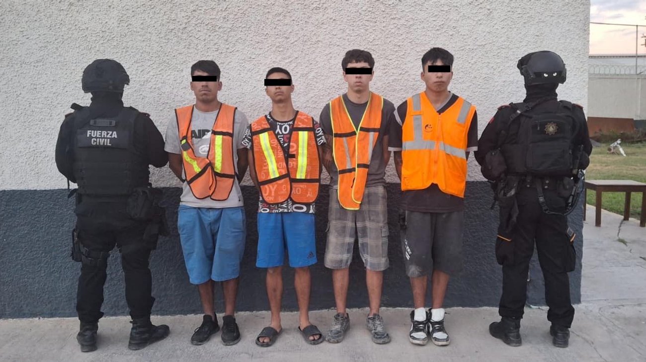 Detienen a cuatro hombres con armas en Monterrey 