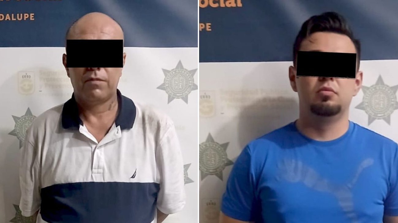 Hacen maniobras peligrosas en moto; les hallan pistola y droga