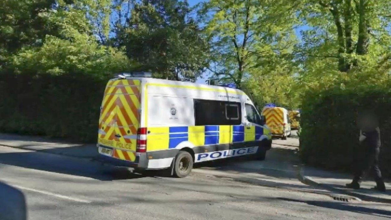 Detienen a dos mexicanos tras redada a secta en el Reino Unido