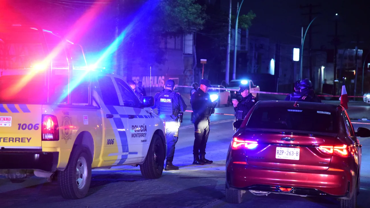 Intento de robo deja un policía herido en Monterrey 