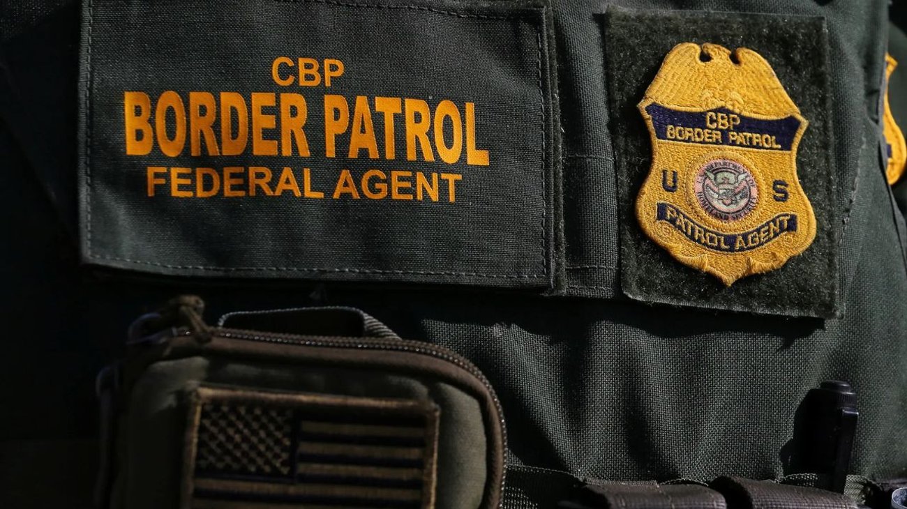 Detienen a hombre con droga oculta en hielera de pescado 