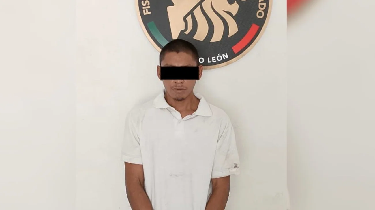 Detienen a hombre por presunto robo de vehículo en Salinas