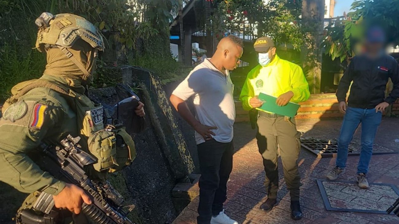 Detienen a tres por tráfico de drogas en Colombia