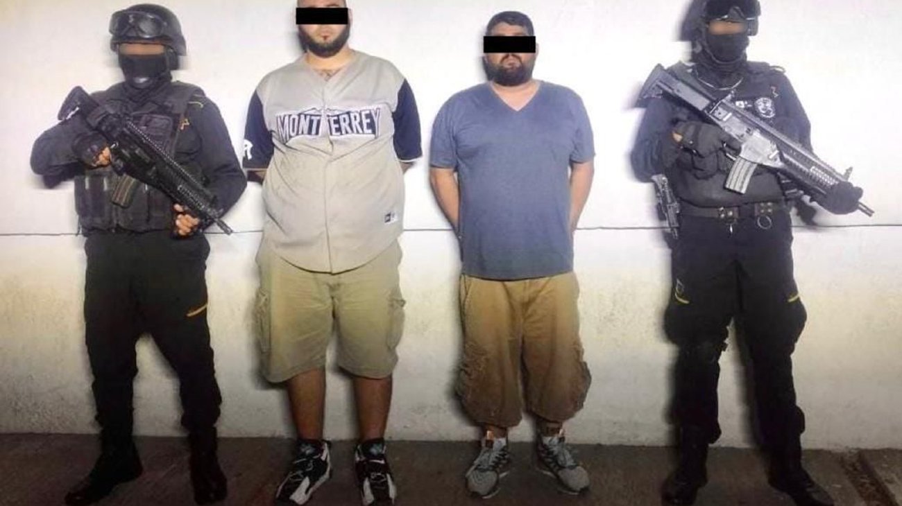 Detienen a dos hombres con arma y droga en El Carmen