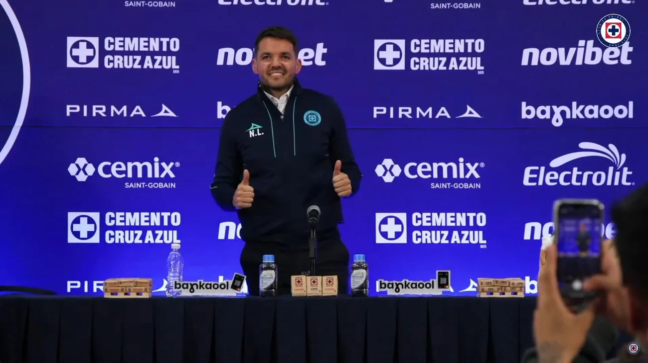 Cruz Azul presenta a Nicolás Larcamón como su nuevo 'maquinista'