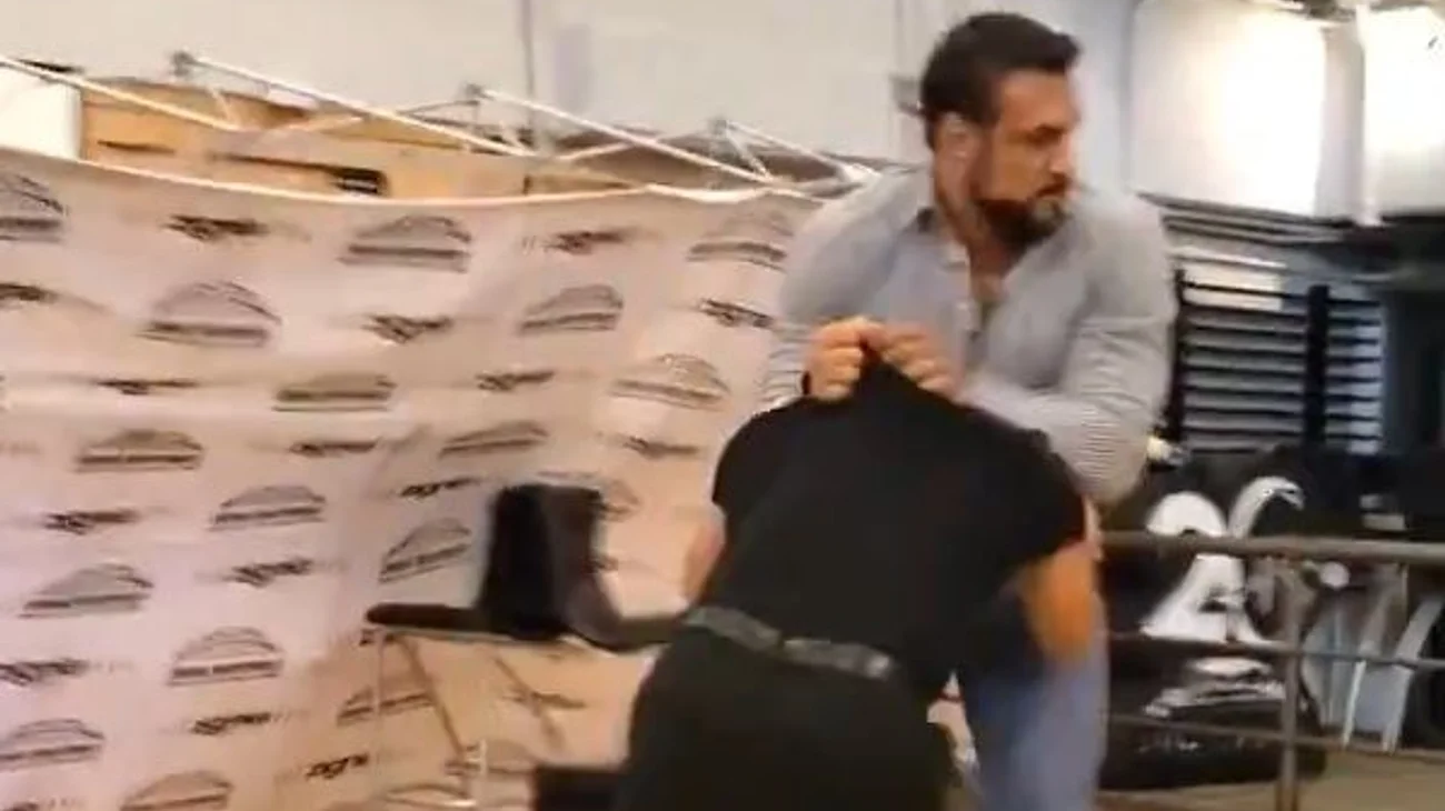 Alberto el Patrón ataca a Hijo del Vikingo previo a Triplemanía