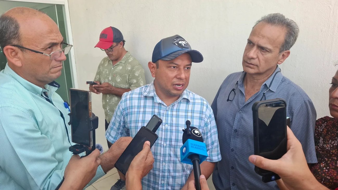 Israel Vallarta se suma a la causa de Dana y exige justicia