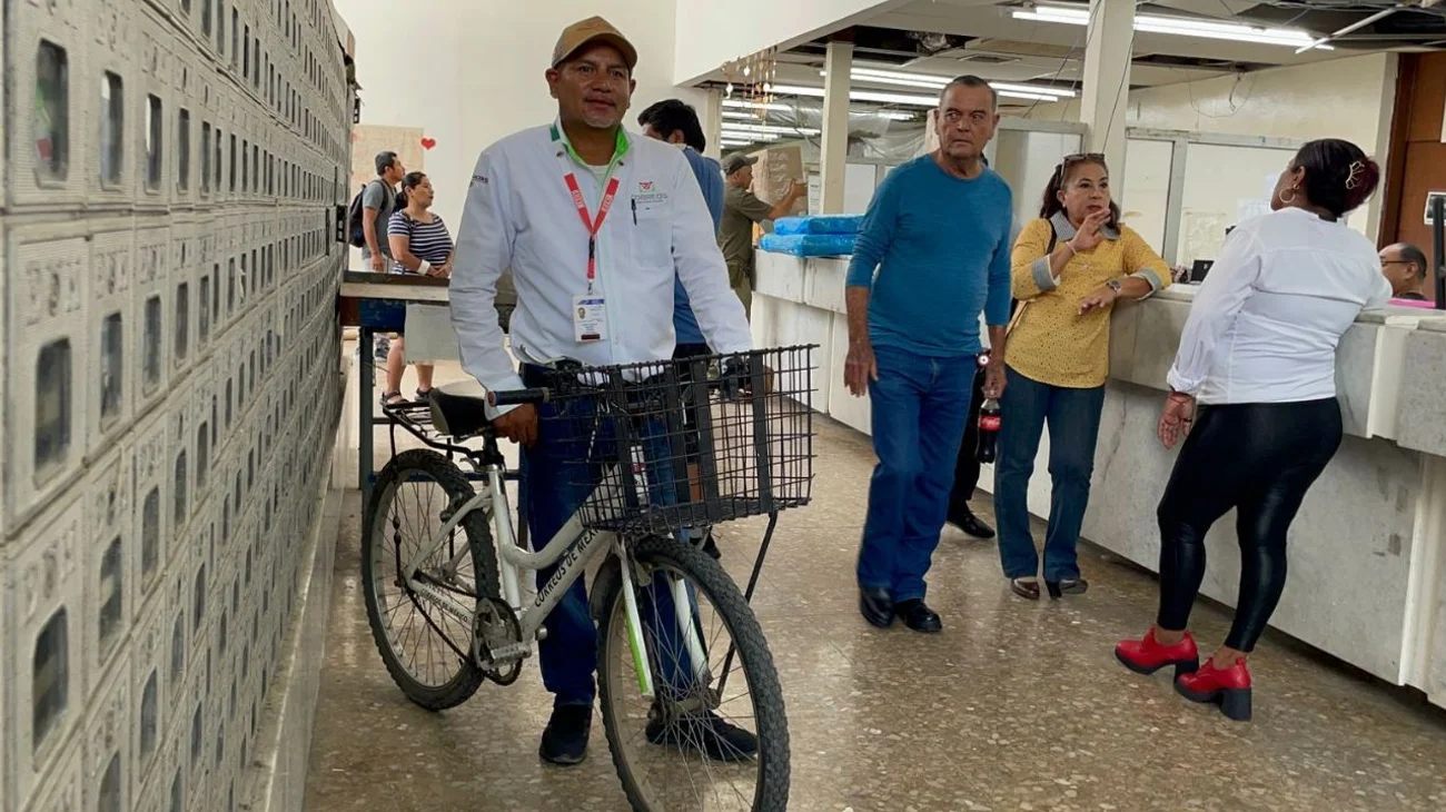 México celebra el Día del Cartero y Empleado Postal