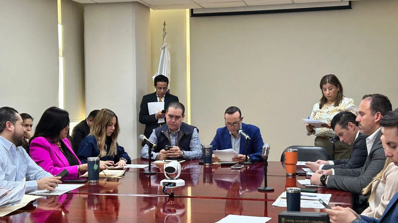 Buscan diputados abatir rezago con iniciativas en mega combo