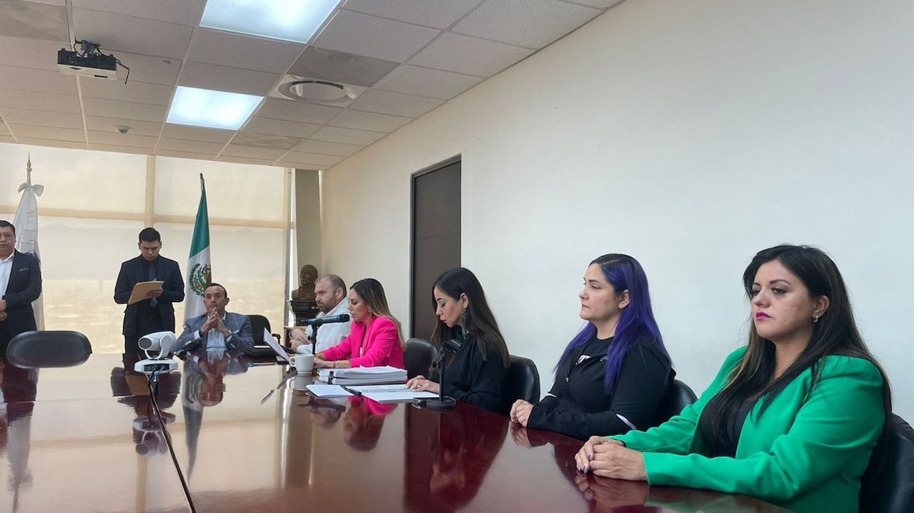 Culmina Congreso audiencia contra Navarro sin su presencia